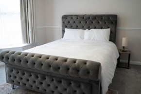 Roomy 4-Bedroom Apartment in Rochester